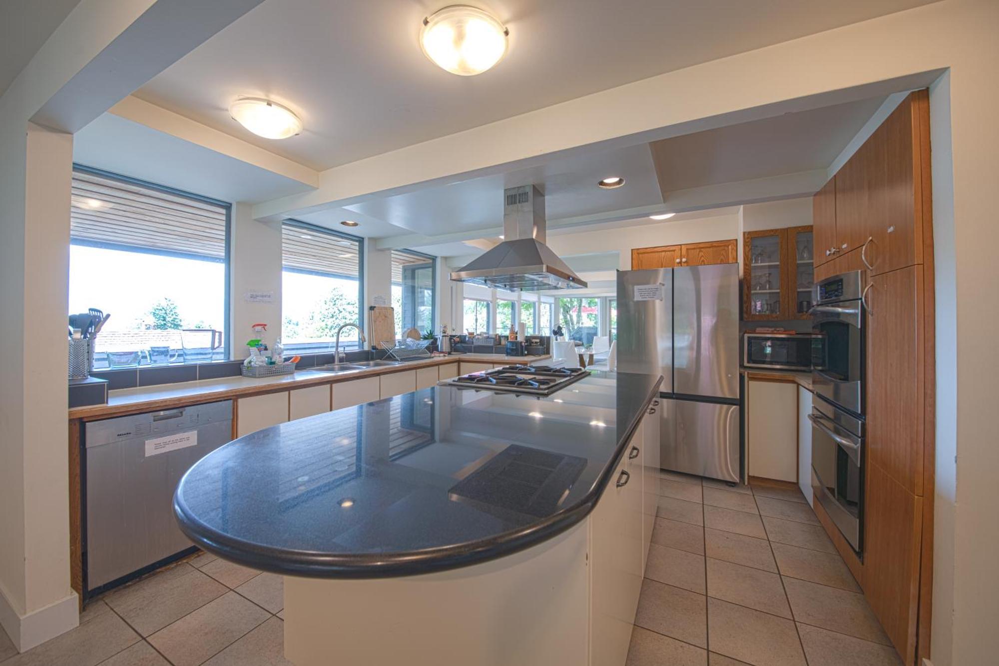 Seymour Private Bedroom, Ensuite Bathroom With Shared Pool, Hot Tub With Views North Vancouver Eksteriør billede